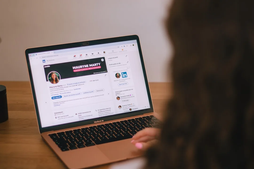 Effective LinkedIn Headlines for IT Professionals